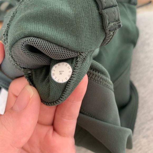 Lululemon sports bra - Picture 8 of 8